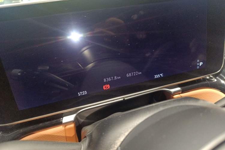 Used Mercedes-Benz S-Class 2022 S 450 L 4MATIC Odometer Close Up