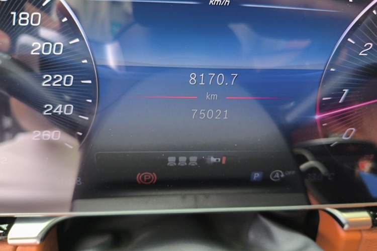 Used Mercedes-Benz S-Class 2022 S 450 L 4MATIC Odometer Close Up
