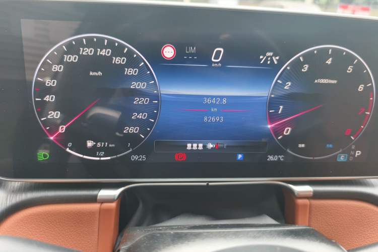 Used Mercedes-Benz S-Class 2022 S 400 L Business Model Odometer Close Up