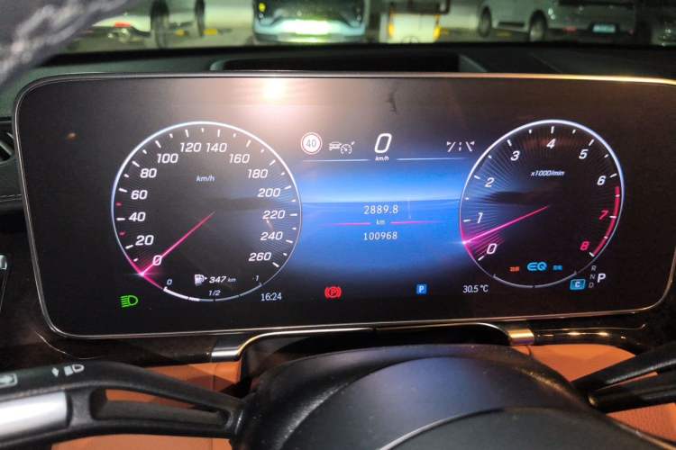 Used Mercedes-Benz S-Class 2022 S 400 L Luxury Model Odometer Close Up