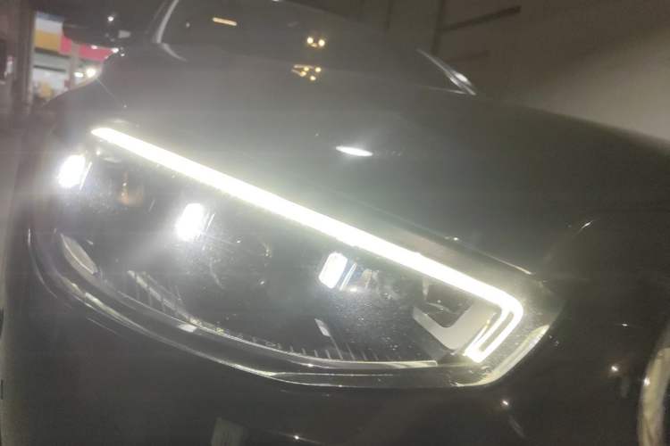 Used Mercedes-Benz S-Class 2022 Revised S 400 L Luxury Edition Right Front Headlight