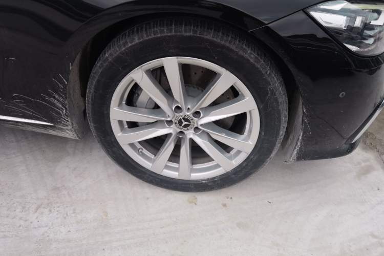 Used Mercedes-Benz S-Class 2022 Revised S 400 L Business Version Right Front Wheel Hub