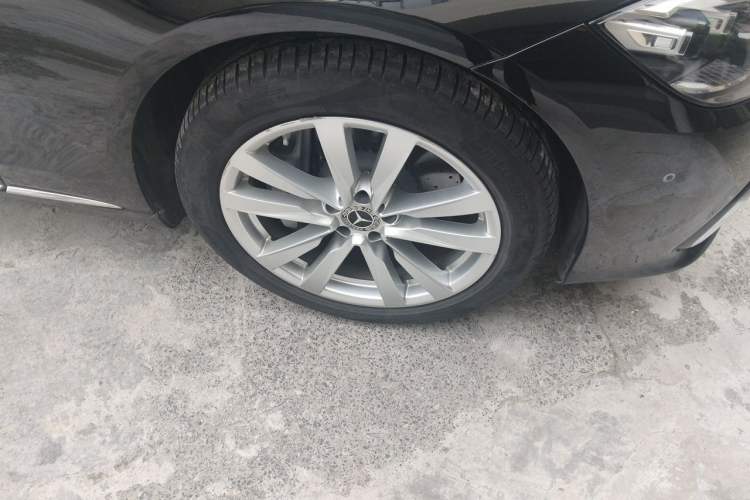 Used Mercedes-Benz S-Class 2022 Revised S 400 L Business Version Right Front Wheel Hub