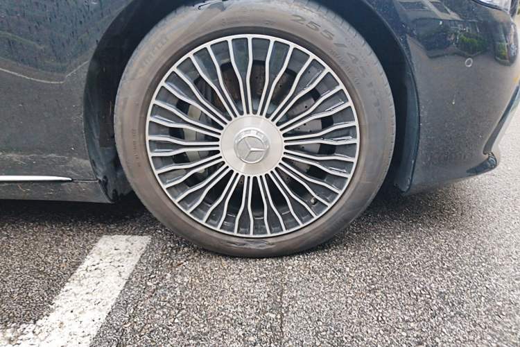 Used Mercedes-Benz S-Class 2022 Revised S 400 L Business Version Right Front Wheel Hub