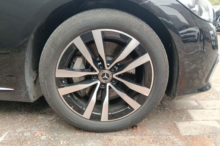 Used Mercedes-Benz S-Class 2022 Revised S 400 L Luxury Edition Right Front Wheel Hub