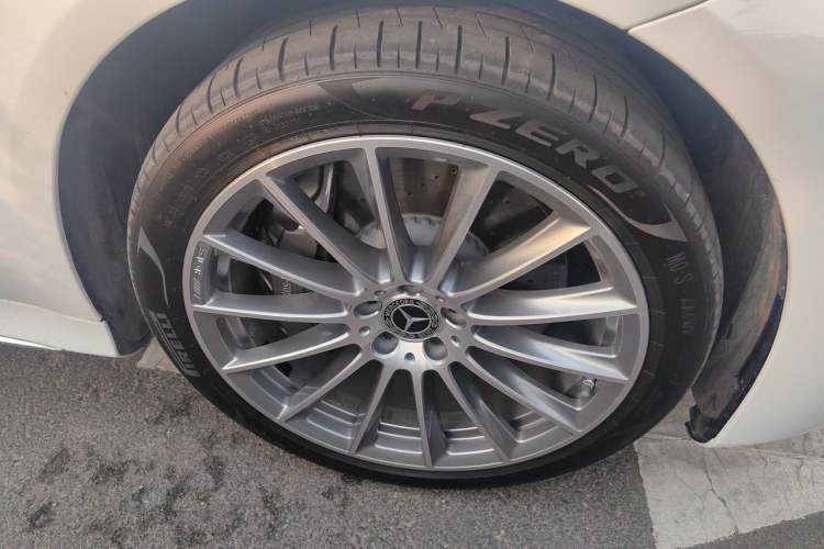 Used Mercedes-Benz S-Class 2022 Refresh S 450 L 4MATIC Right Front Wheel Hub