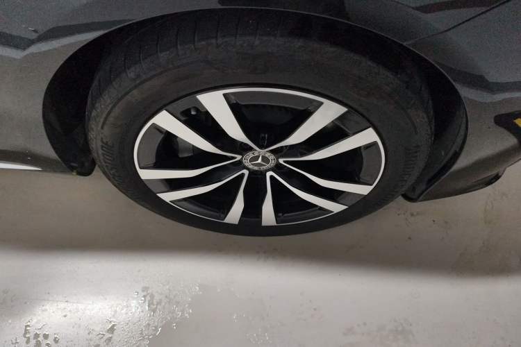 Used Mercedes-Benz S-Class 2022 S 400 L Luxury Model Right Front Wheel Hub