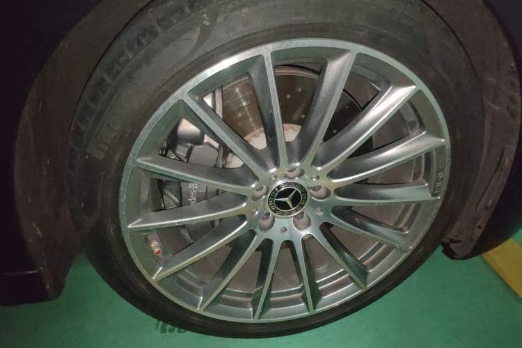 Used Mercedes-Benz S-Class 2022 S 450 L 4MATIC Right Front Wheel Hub