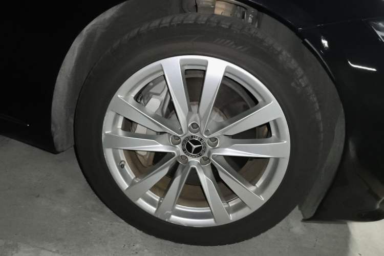 Used Mercedes-Benz S-Class 2022 S 400 L Business Model Right Front Wheel Hub