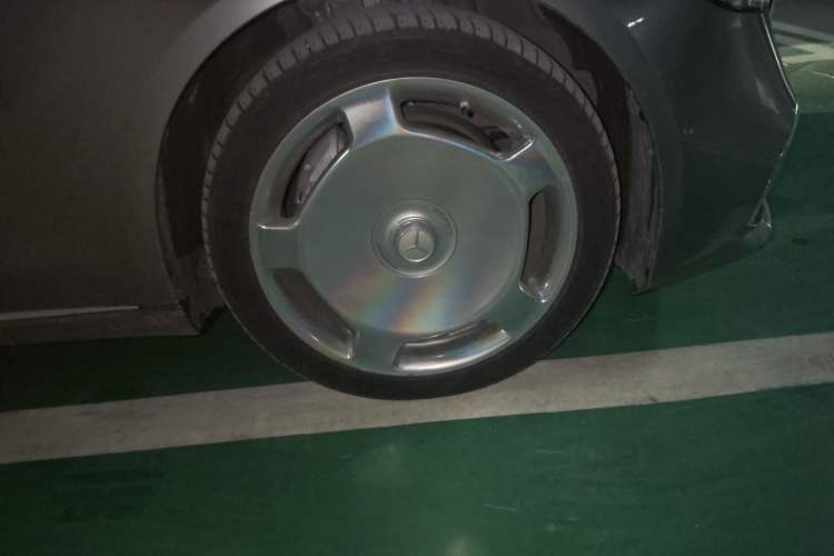 Used Mercedes-Benz S-Class 2022 Revised S 400 L Business Version Right Front Wheel Hub