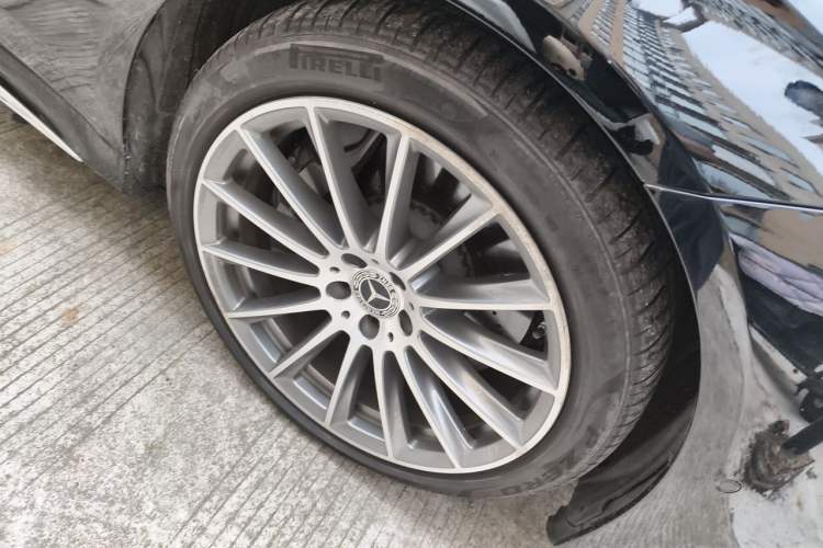 Used Mercedes-Benz S-Class 2022 S 450 L 4MATIC Right Front Wheel Hub