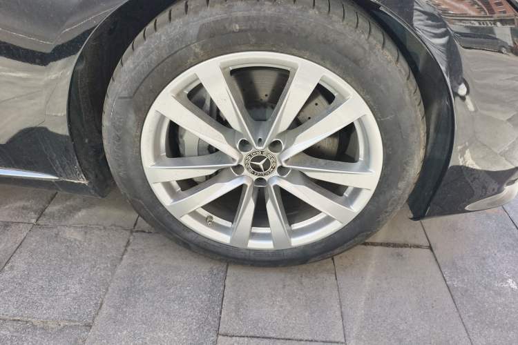 Used Mercedes-Benz S-Class 2022 Revised S 400 L Business Version Right Front Wheel Hub