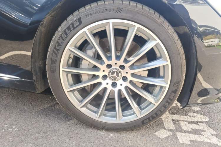 Used Mercedes-Benz S-Class 2022 Revised S 400 L Luxury Edition Right Front Wheel Hub