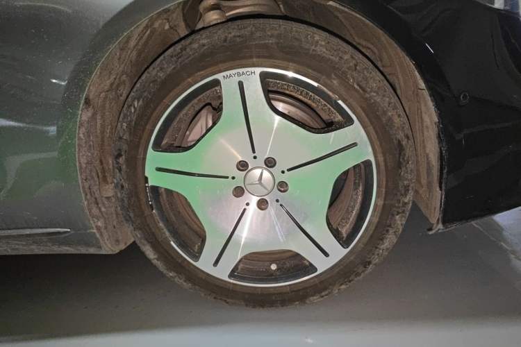 Used Mercedes-Benz S-Class 2022 S 400 L Luxury Model Right Front Wheel Hub