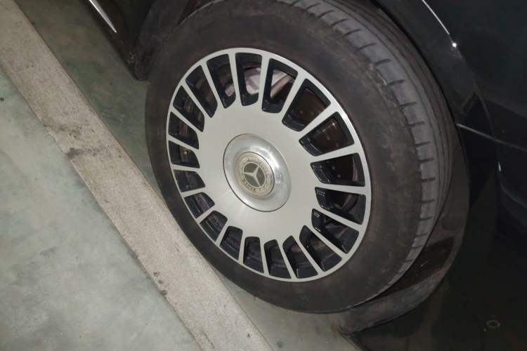 Used Mercedes-Benz S-Class 2022 S 400 L Business Model Right Front Wheel Hub