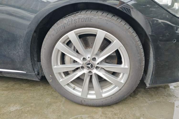 Used Mercedes-Benz S-Class 2022 S 400 L Business Model Right Front Wheel Hub