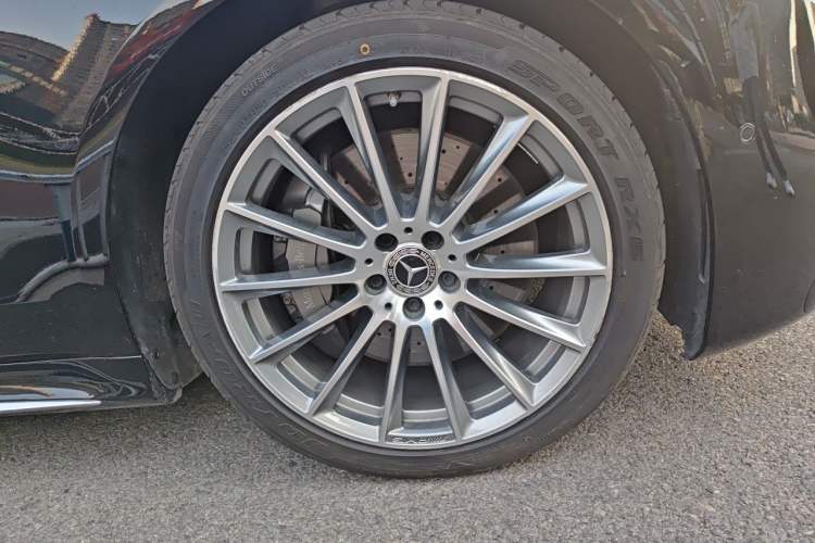 Used Mercedes-Benz S-Class 2022 Refresh S 450 L 4MATIC Right Front Wheel Hub