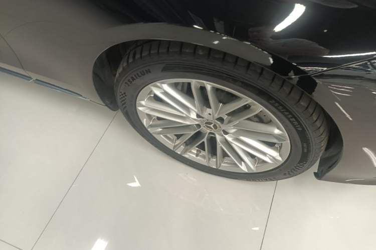 Used Mercedes-Benz S-Class 2022 Restyled S 450 L Right Front Wheel Hub