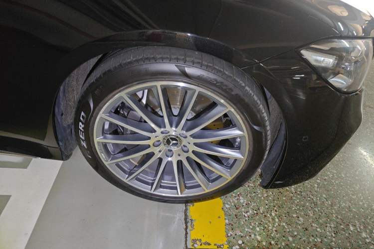 Used Mercedes-Benz S-Class 2022 S 450 L 4MATIC Right Front Wheel Hub