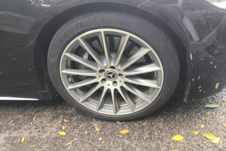 Used Mercedes-Benz S-Class 2022 Refresh S 450 L 4MATIC Right Front Wheel Hub