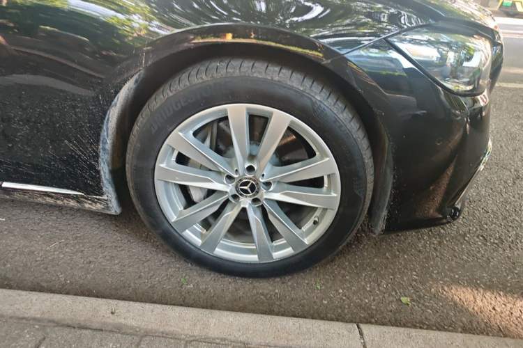 Used Mercedes-Benz S-Class 2022 Revised S 400 L Business Version Right Front Wheel Hub