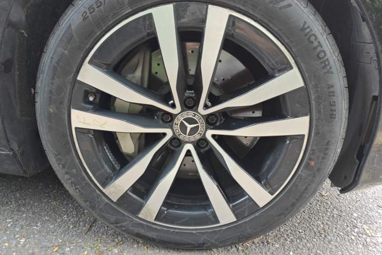 Used Mercedes-Benz S-Class 2022 S 400 L Luxury Model Right Front Wheel Hub
