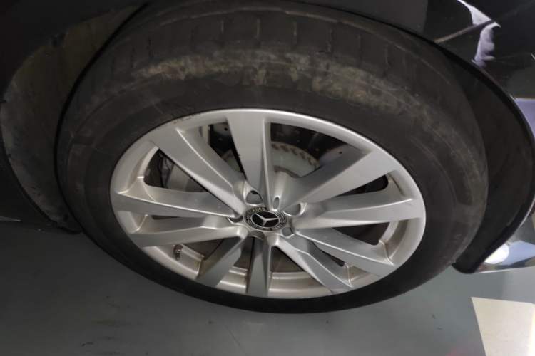 Used Mercedes-Benz S-Class 2022 Revised S 400 L Business Version Right Front Wheel Hub