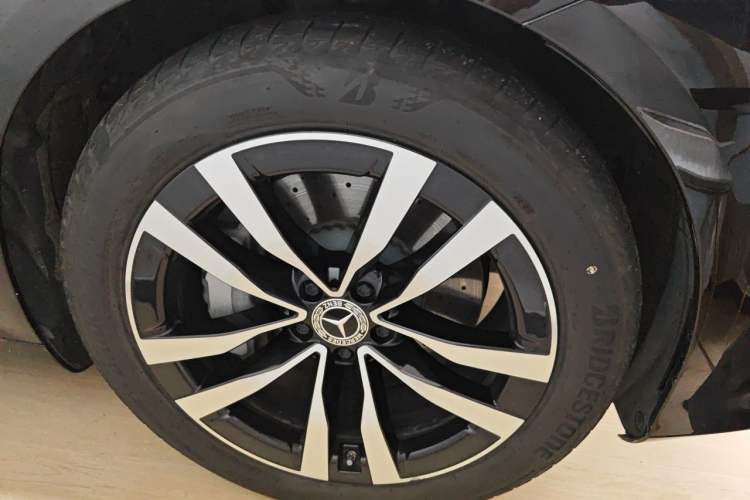 Used Mercedes-Benz S-Class 2022 Revised S 400 L Luxury Edition Right Front Wheel Hub