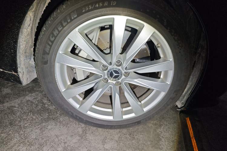 Used Mercedes-Benz S-Class 2022 Revised S 400 L Business Version Right Front Wheel Hub