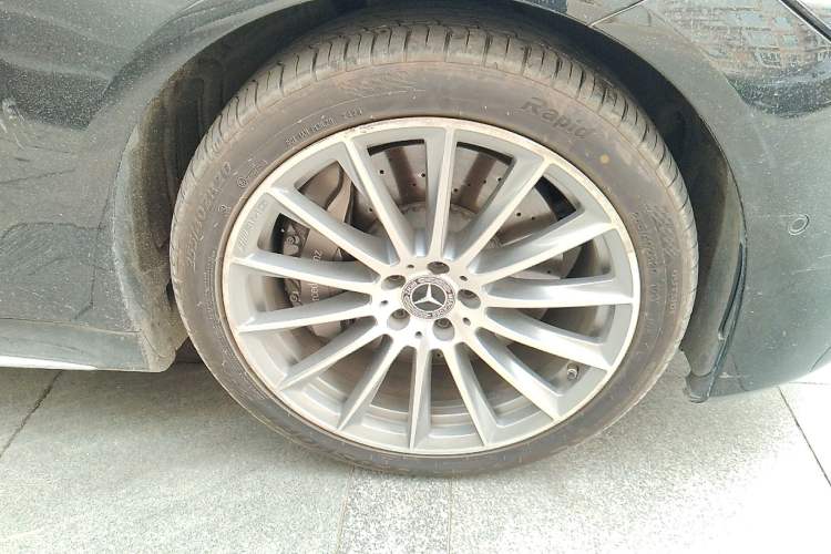 Used Mercedes-Benz S-Class 2022 Refresh S 450 L 4MATIC Right Front Wheel Hub