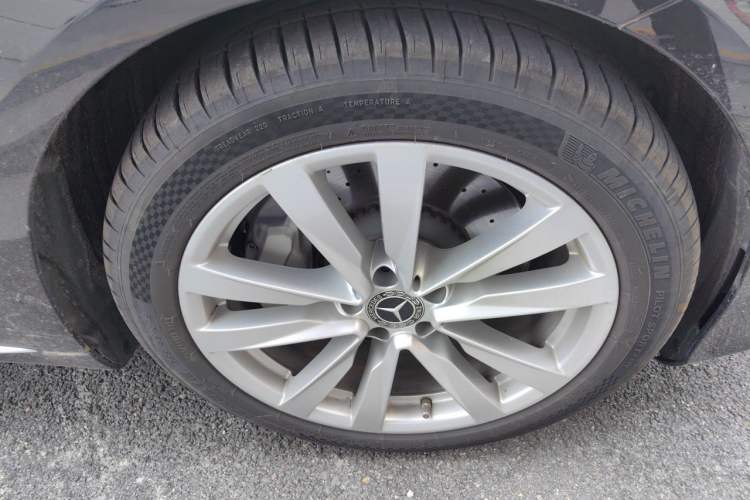 Used Mercedes-Benz S-Class 2022 S 400 L Business Model Right Front Wheel Hub