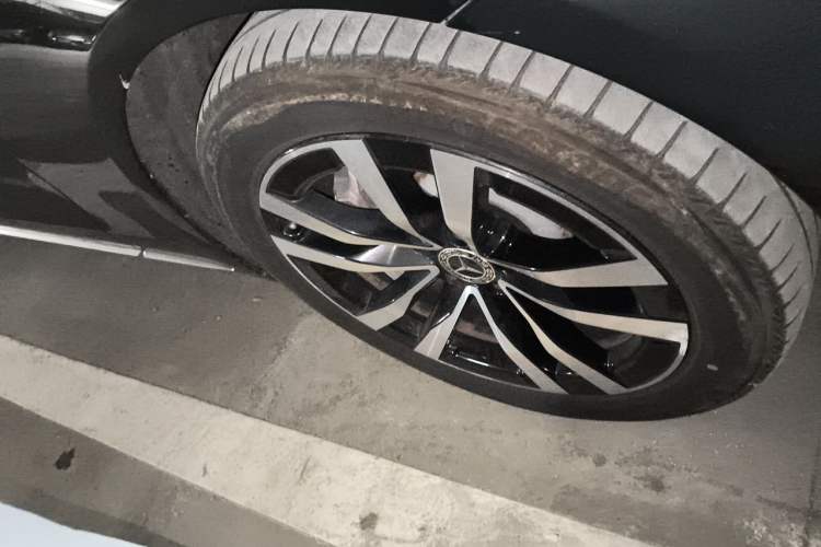 Used Mercedes-Benz S-Class 2022 S 400 L Luxury Model Right Front Wheel Hub