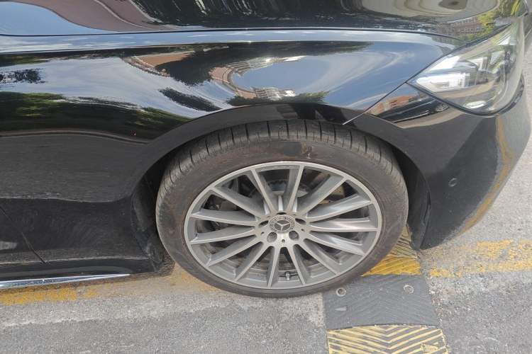 Used Mercedes-Benz S-Class 2022 Refresh S 450 L 4MATIC Right Front Wheel Hub