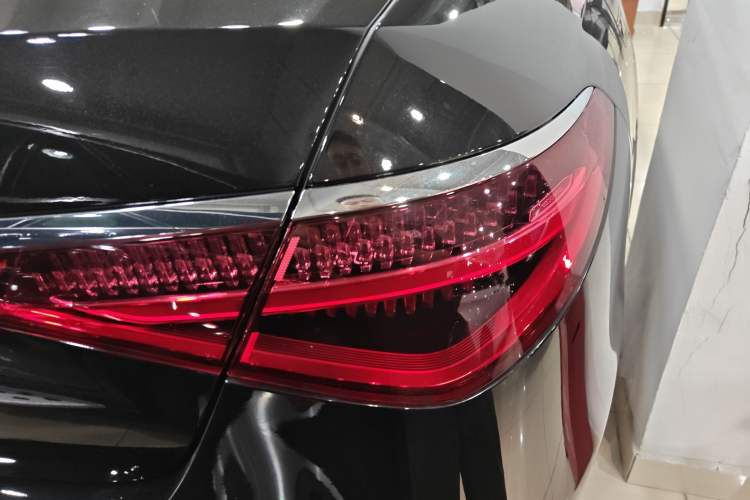 Used Mercedes-Benz S-Class 2022 Revised S 400 L Business Version Right Rear Taillight