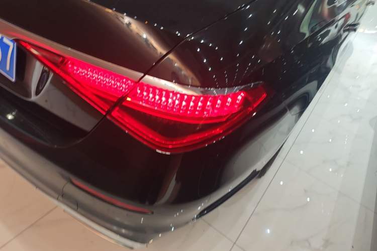 Used Mercedes-Benz S-Class 2022 Revised S 400 L Business Version Right Rear Taillight