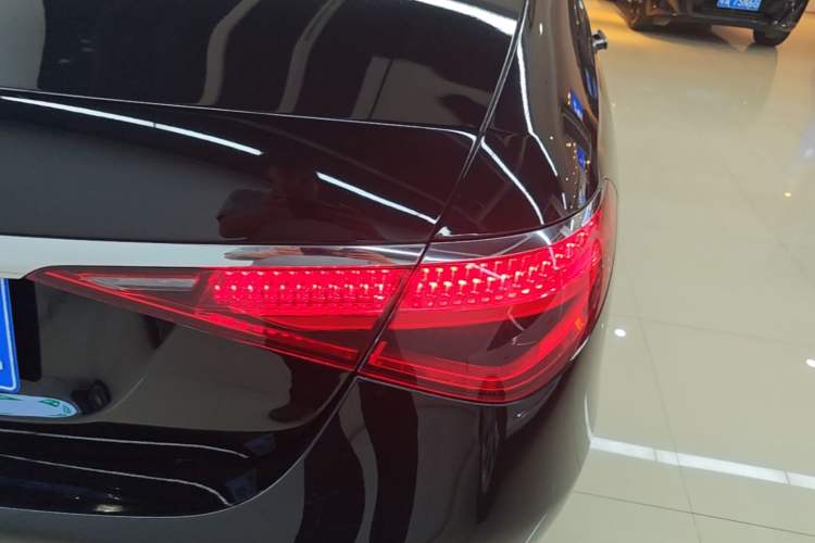 Used Mercedes-Benz S-Class 2022 S 400 L Business Model Right Rear Taillight