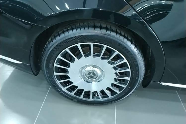 Used Mercedes-Benz S-Class 2022 Revised S 400 L Business Version Right Rear Wheel Hub