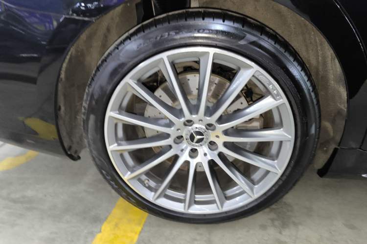Used Mercedes-Benz S-Class 2022 Refresh S 450 L 4MATIC Right Rear Wheel Hub