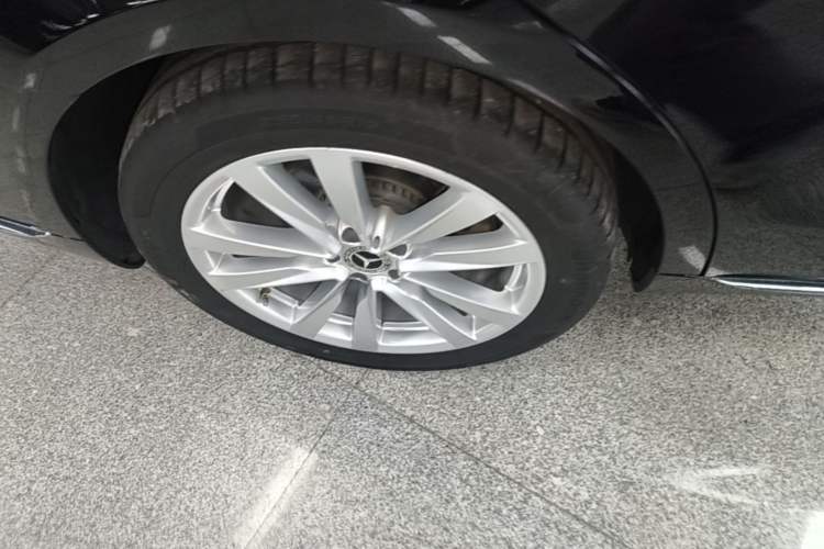 Used Mercedes-Benz S-Class 2022 S 400 L Business Model Right Rear Wheel Hub