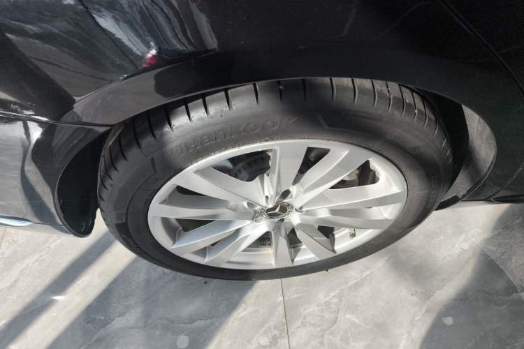 Used Mercedes-Benz S-Class 2022 Revised S 400 L Business Version Right Rear Wheel Hub