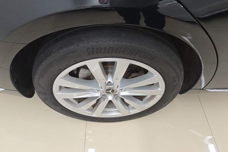 Used Mercedes-Benz S-Class 2022 S 400 L Business Model Right Rear Wheel Hub