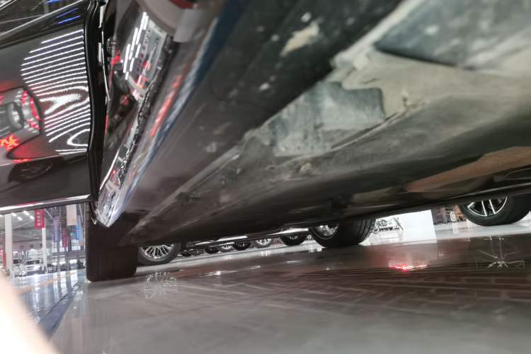 Used Mercedes-Benz S-Class 2022 Revised S 400 L Business Version Right Side Sill