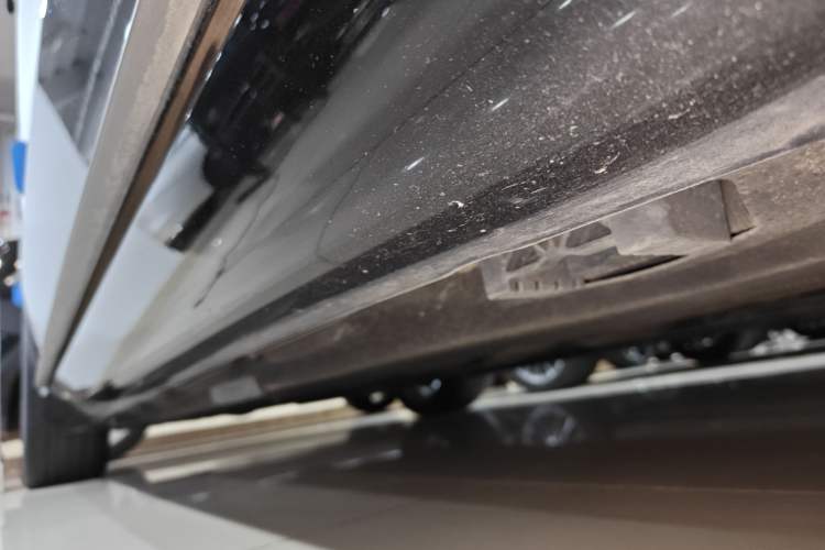 Used Mercedes-Benz S-Class 2022 Revised S 400 L Business Version Right Side Sill