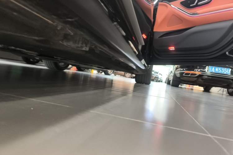Used Mercedes-Benz S-Class 2022 S 400 L Business Model Right Side Sill