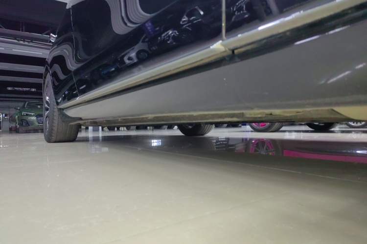 Used Mercedes-Benz S-Class 2022 Revised S 400 L Luxury Edition Right Side Sill
