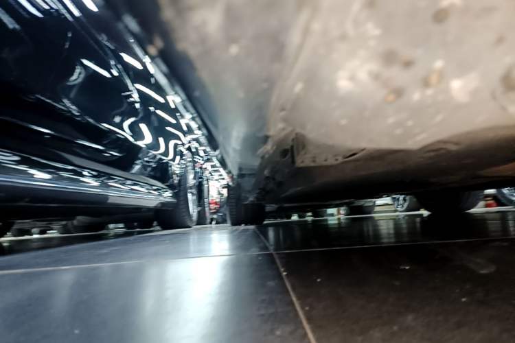 Used Mercedes-Benz S-Class 2022 Restyled S 450 L Right Side Sill