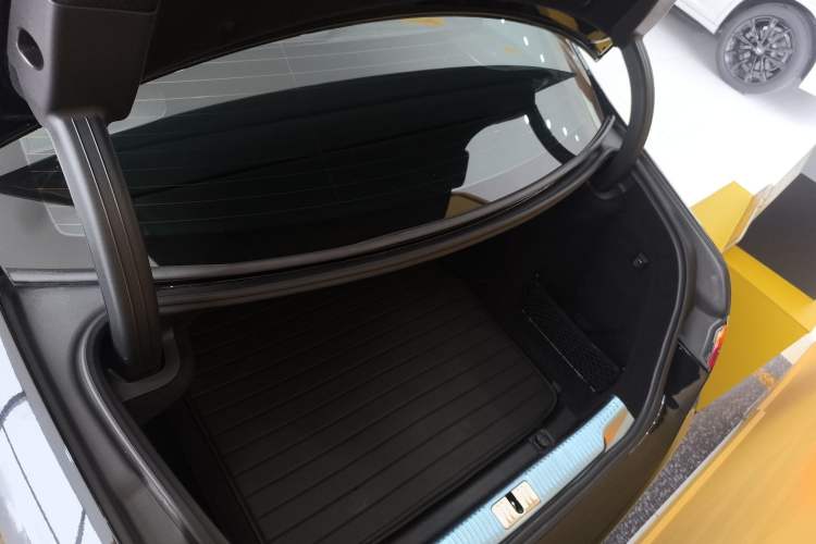 Used Mercedes-Benz S-Class 2022 Revised S 400 L Business Version Trunk