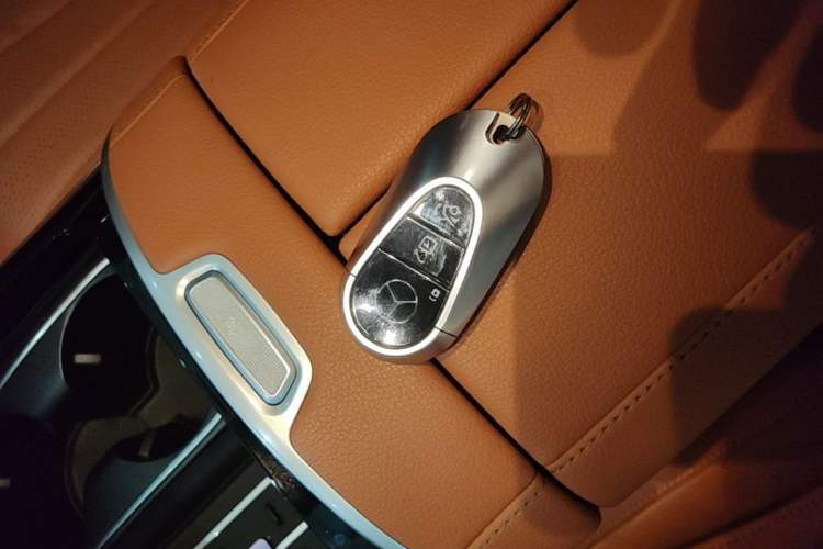 Used Mercedes-Benz S-Class 2022 S 450 L Vehicle Key