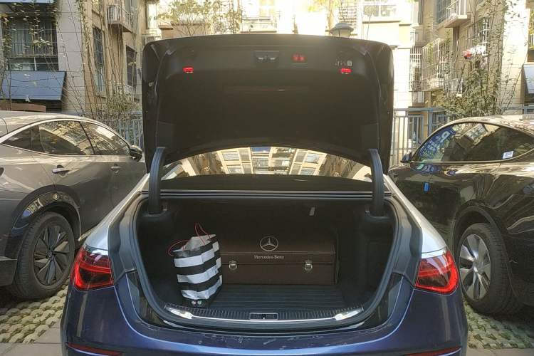 Used Mercedes-Benz S-Class 2022 S 400 L Luxury Model Trunk