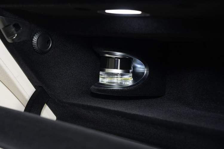 Used Mercedes-Benz S-Class 2022 Revised S 400 L Luxury Edition Interior 14